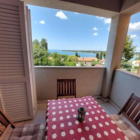 Apartments Henc Novigrad  Exterior photo