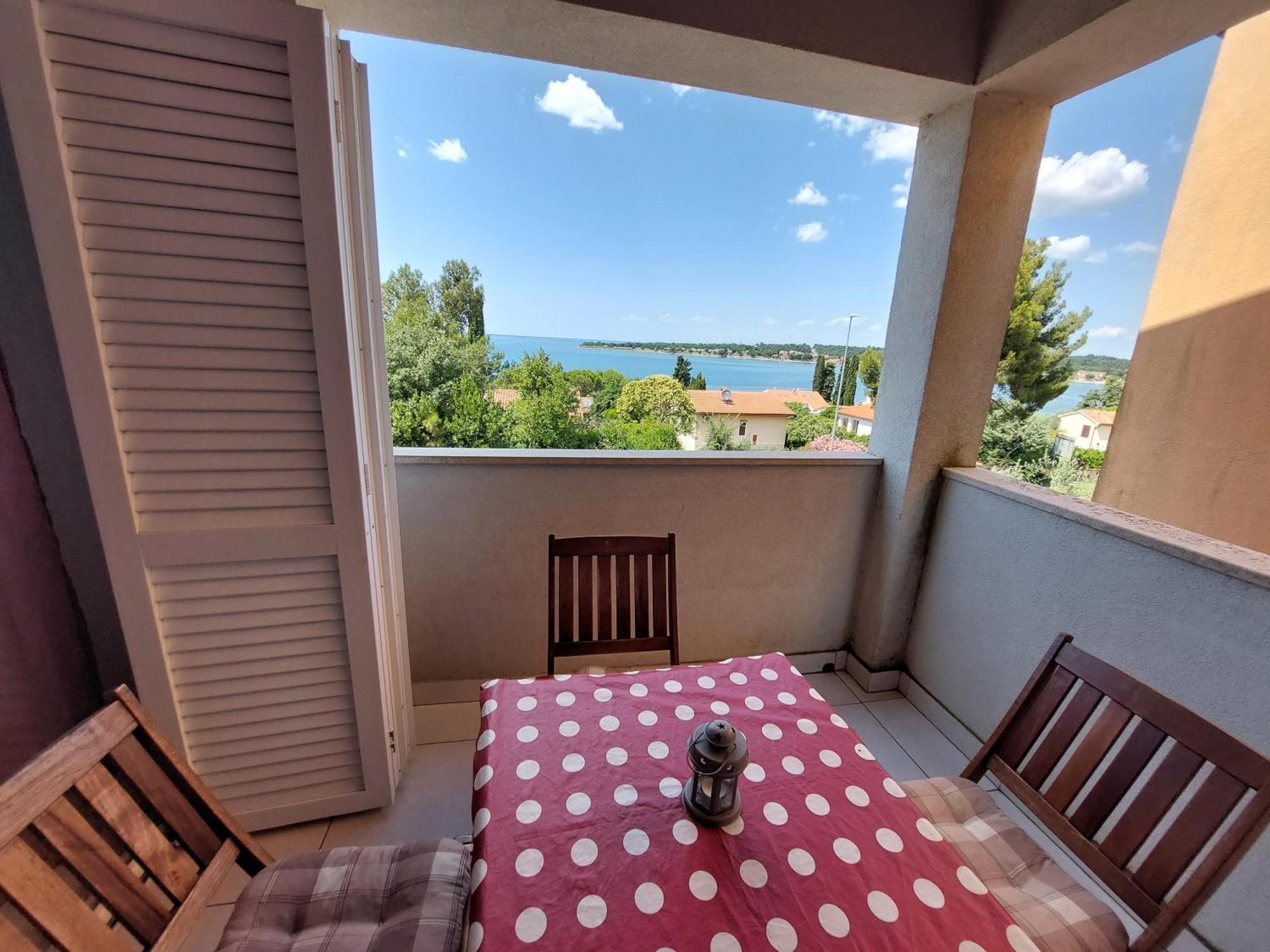 Apartments Henc Novigrad  Exterior photo